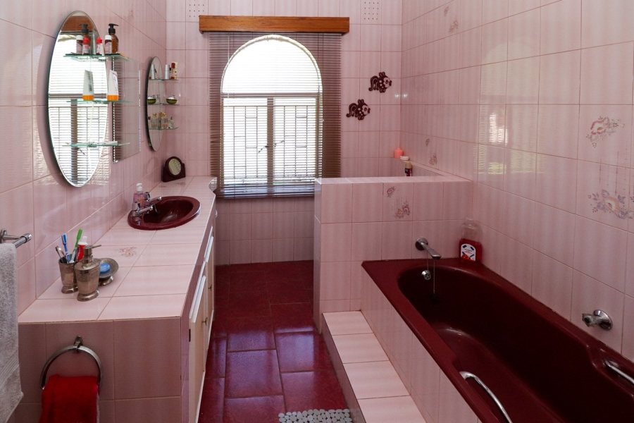 4 Bedroom Property for Sale in Doringkruin North West